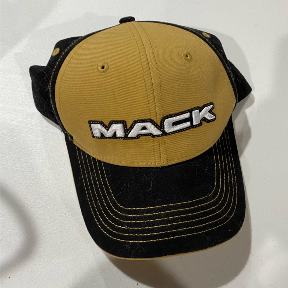 Mack hat